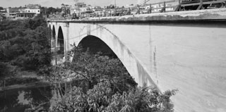 1957, Puente del Río Almendares